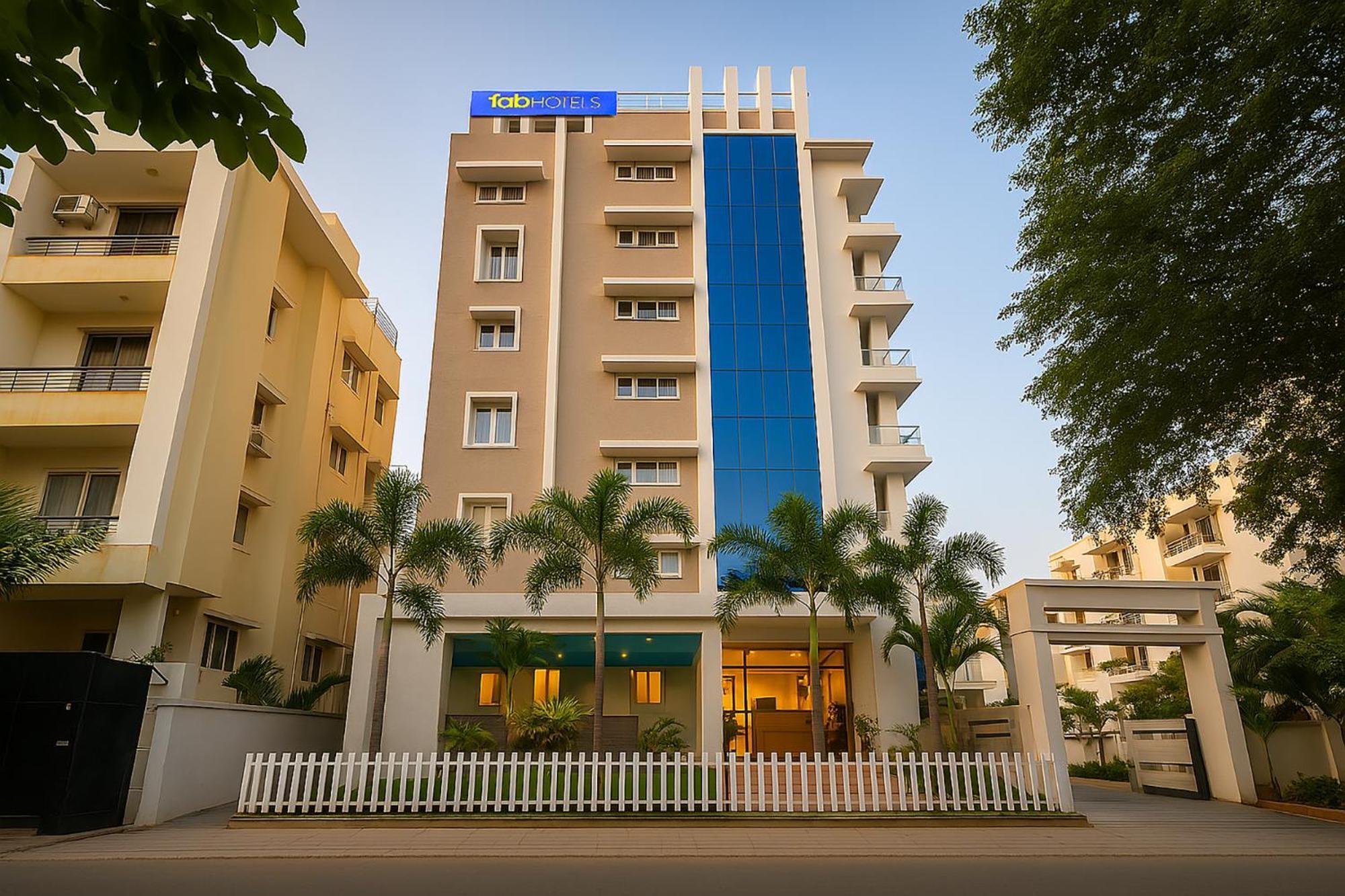 Fabhotel The Botanica - Nr Hyderabad Central University, Kondapur Kondapur  Exterior photo